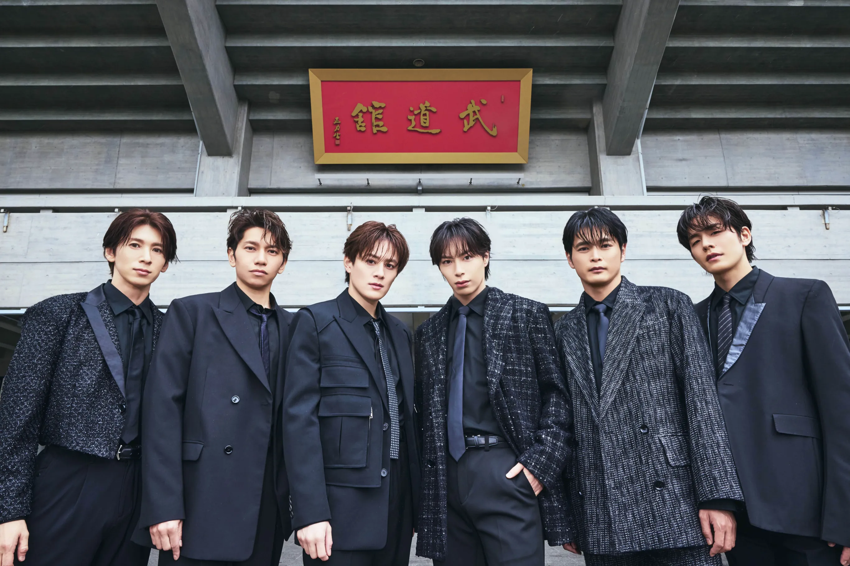 SHOW-WA メンバー集合写真（日本武道館前）